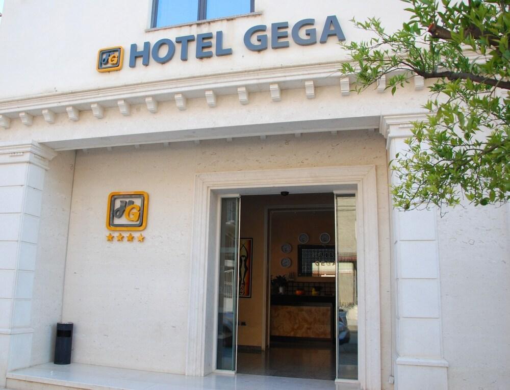 Hotel Gega Берат Екстериор снимка